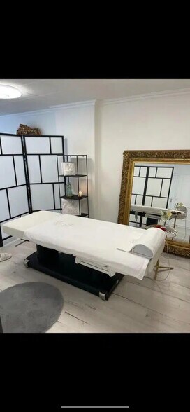 Local commercial dans Paris à louer - Photo de l’immeuble – Image 3 sur 6
