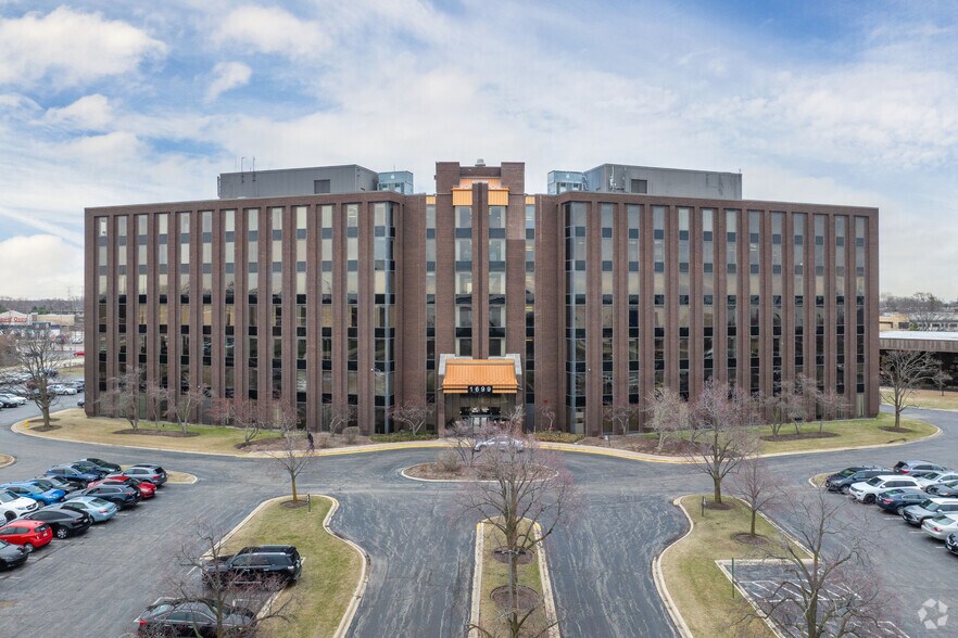 1699 Wall St, Mount Prospect, IL à louer - Photo de l’immeuble – Image 1 sur 21