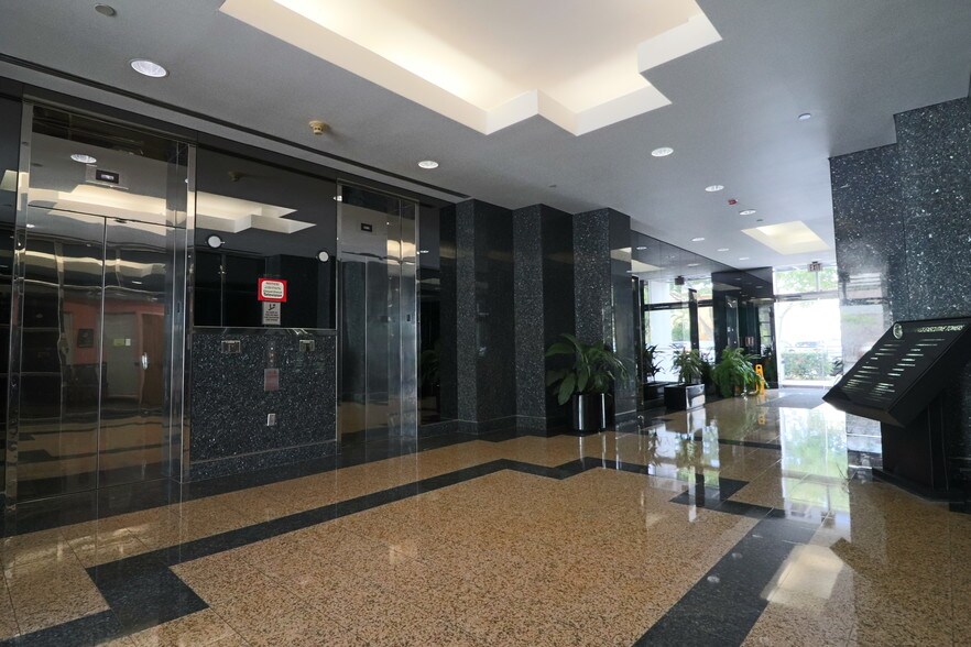 210 N University Dr, Coral Springs, FL à louer - Photo intérieure – Image 3 sur 42