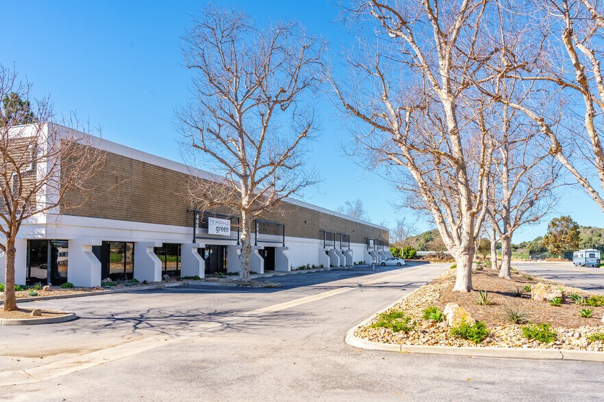 4600-4650 Calle Quetzal, Camarillo, CA à louer - Photo de l’immeuble – Image 2 sur 6