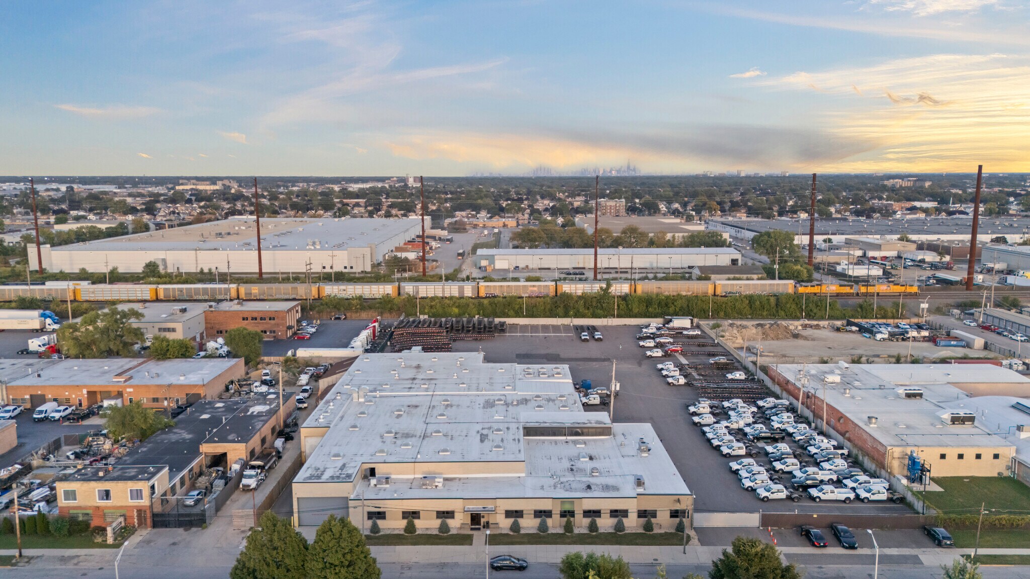 1529 N 31st Ave, Melrose Park, IL à louer Photo de l’immeuble– Image 1 sur 58