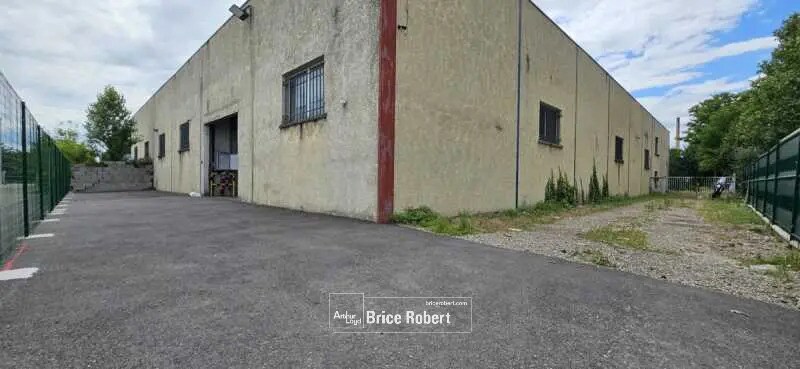 Industriel/Logistique dans Feyzin à louer - Photo de l’immeuble – Image 1 sur 1