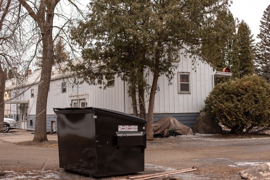 1220 N Front St, Crookston, MN à vendre - Photo de l’immeuble – Image 3 sur 36