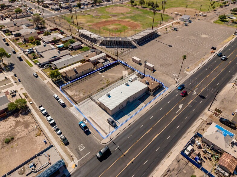 817 S 4th St, El Centro, CA à vendre - Photo de l’immeuble – Image 3 sur 12