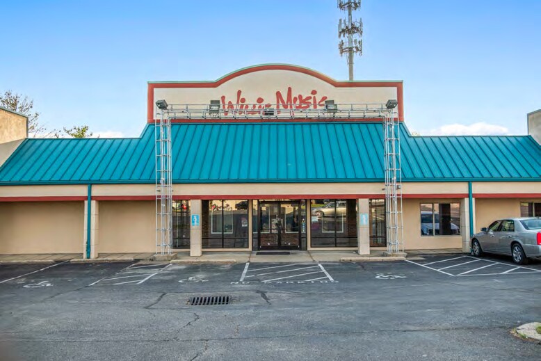 7567 Mall Rd, Florence, KY à vendre - Photo de l’immeuble – Image 3 sur 9