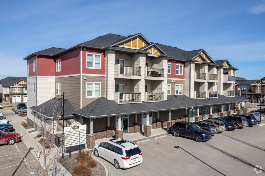 101 Sunset Dr, Cochrane, AB à vendre - Photo de l’immeuble – Image 3 sur 10