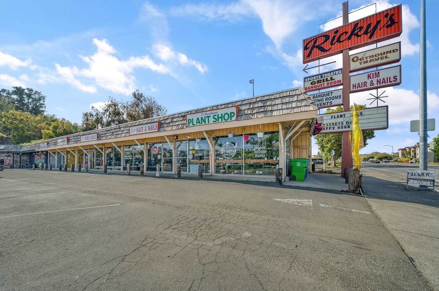 15028 Hesperian Blvd, San Leandro, CA à vendre Photo de l’immeuble– Image 1 sur 50
