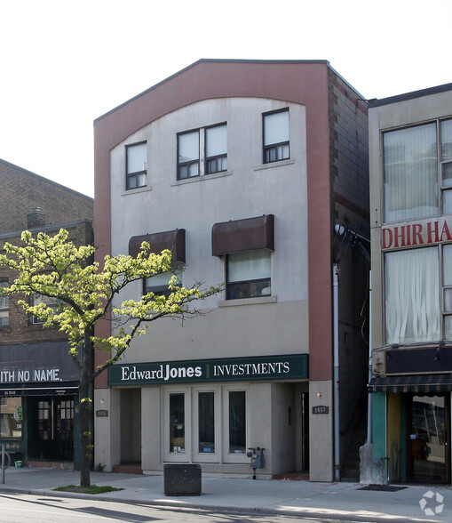 1655-1657 Bloor St W, Toronto, ON à louer - Photo de l’immeuble – Image 2 sur 4
