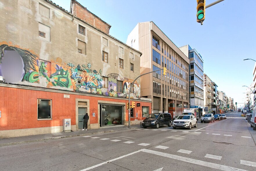 Immeuble residentiel dans Manresa, Barcelona à vendre - Photo de l’immeuble – Image 3 sur 3