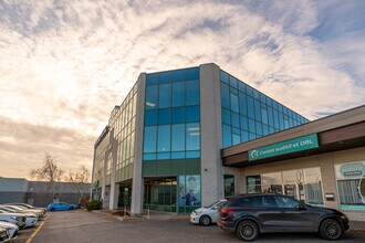 12915-13055 Rue Sherbrooke E, Montréal, QC à louer Photo de l’immeuble– Image 2 sur 6