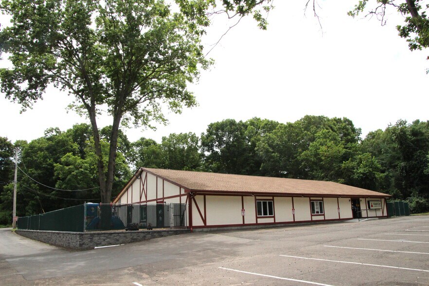 70A Washington Ave, North Haven, CT à louer - Photo principale – Image 1 sur 4