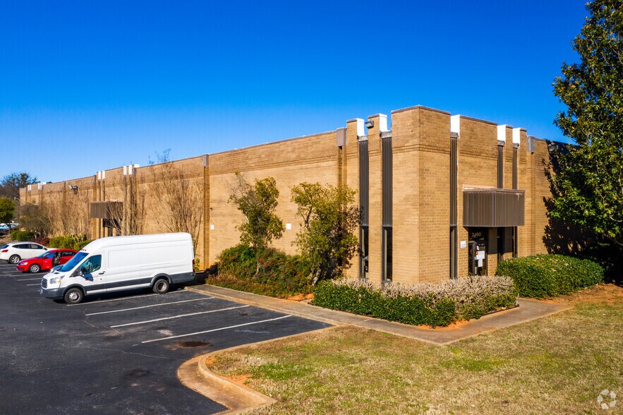 2400 Park Central Blvd, Decatur, GA à louer - Photo principale – Image 1 sur 12