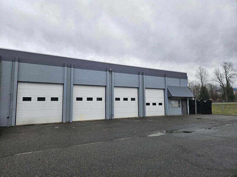 44344 Yale Rd, Chilliwack, BC à louer - Photo de l’immeuble – Image 3 sur 6