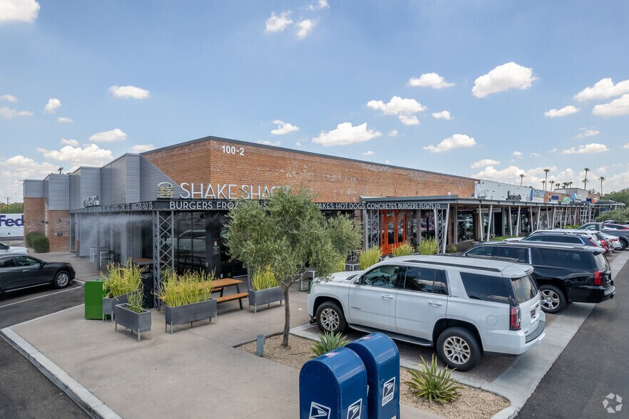 2-52 E Camelback Rd, Phoenix, AZ à louer - Photo principale – Image 1 sur 25