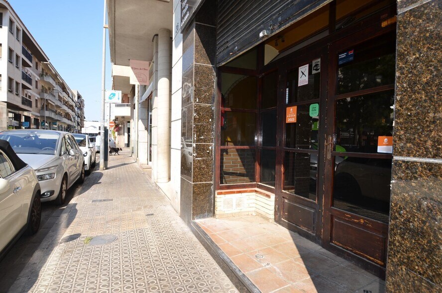 Local commercial dans Vilanova i la Geltrú, Barcelona à louer - Photo de l’immeuble – Image 3 sur 5