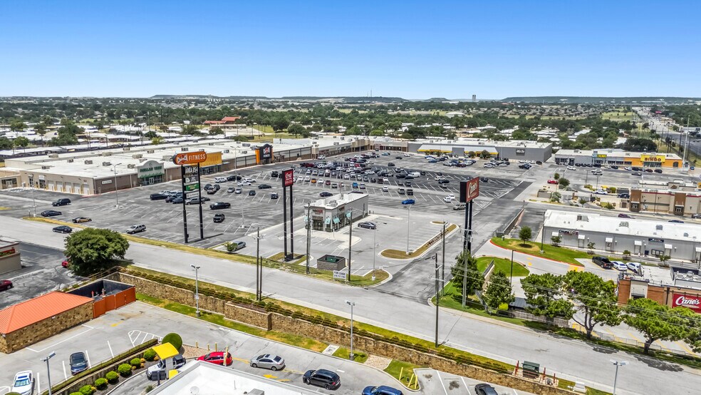 801 S Fort Hood St, Killeen, TX à vendre - Photo de l’immeuble – Image 3 sur 8