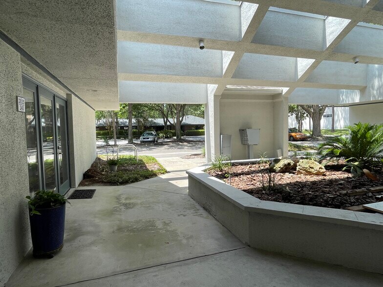 2837 NW 41st St, Gainesville, FL à vendre - Photo de l’immeuble – Image 3 sur 14