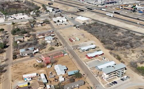Berry St, Encinal, TX à vendre - Photo de l’immeuble – Image 2 sur 3