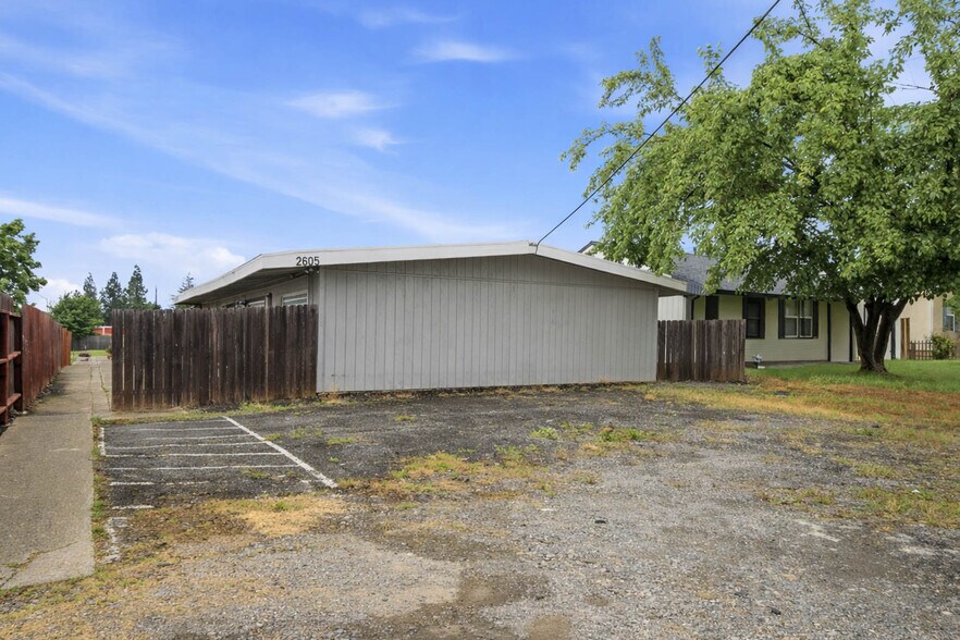 2605 Albatross Way, Sacramento, CA à vendre - Photo de l’immeuble – Image 2 sur 60