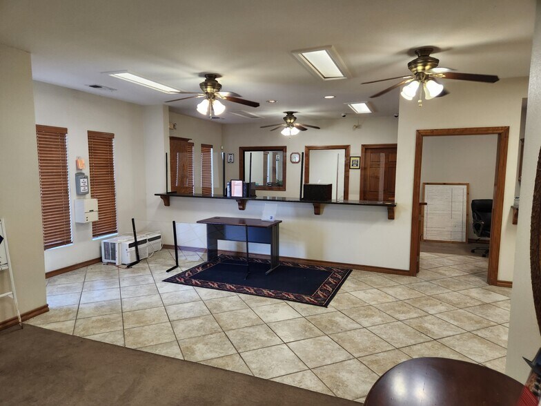 1152 NW Cache Rd, Lawton, OK à louer - Photo intérieure – Image 3 sur 16