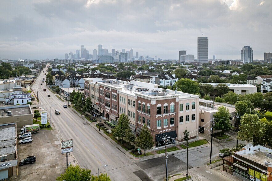 4601 Washington Ave, Houston, TX à louer - Photo de l’immeuble – Image 3 sur 10