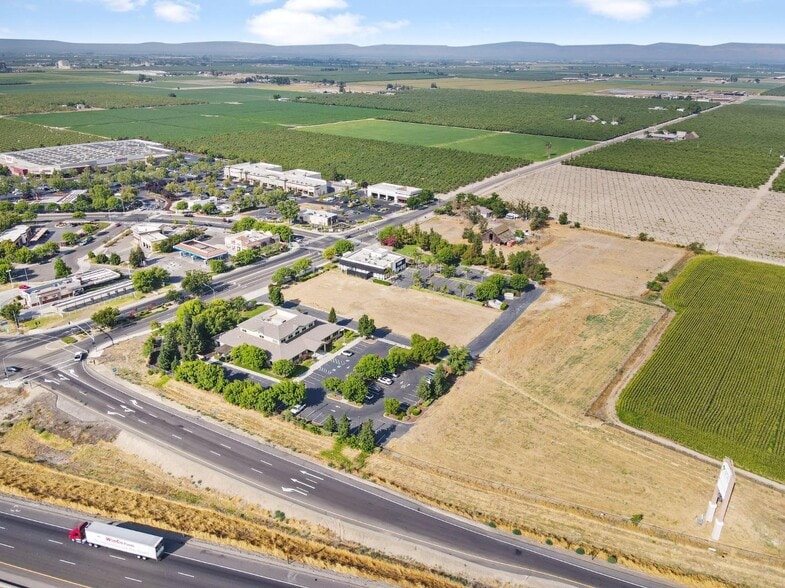 3301 W Monte Vista Ave, Turlock, CA à vendre - Photo de l’immeuble – Image 3 sur 8