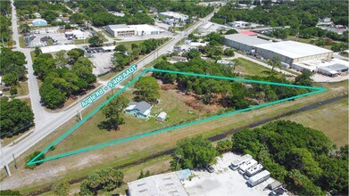 713 Angle Rd, Fort Pierce, FL à louer Photo intérieure– Image 2 sur 17