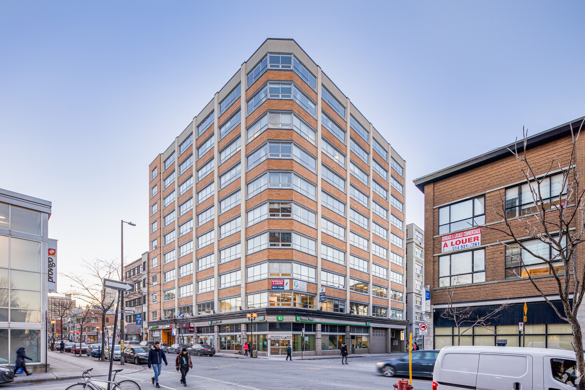 51-69 Av du Mont-Royal O, Montréal, QC à louer Photo principale– Image 1 sur 17