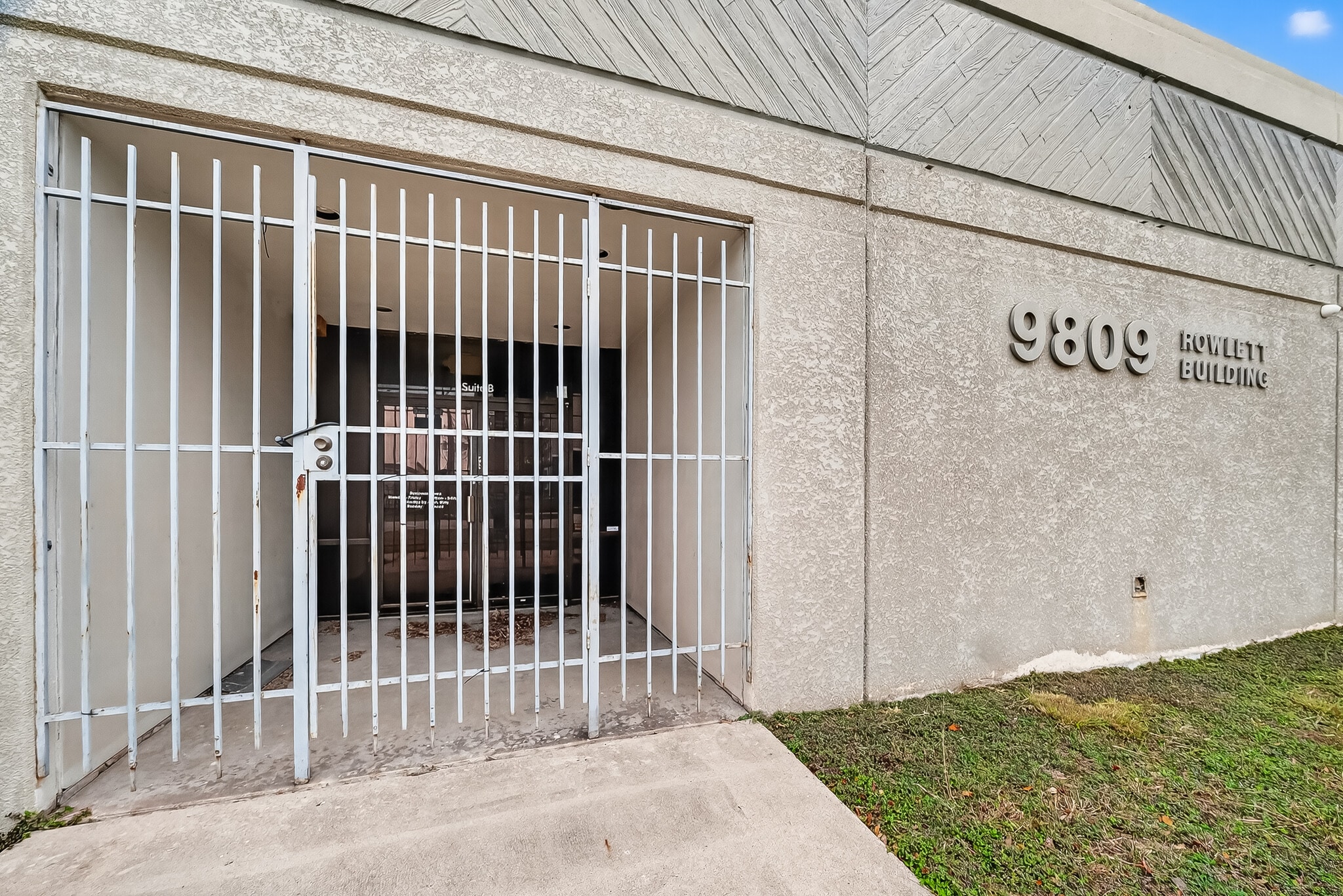 9809 Rowlett Rd, Houston, TX à louer Photo de l’immeuble– Image 1 sur 10