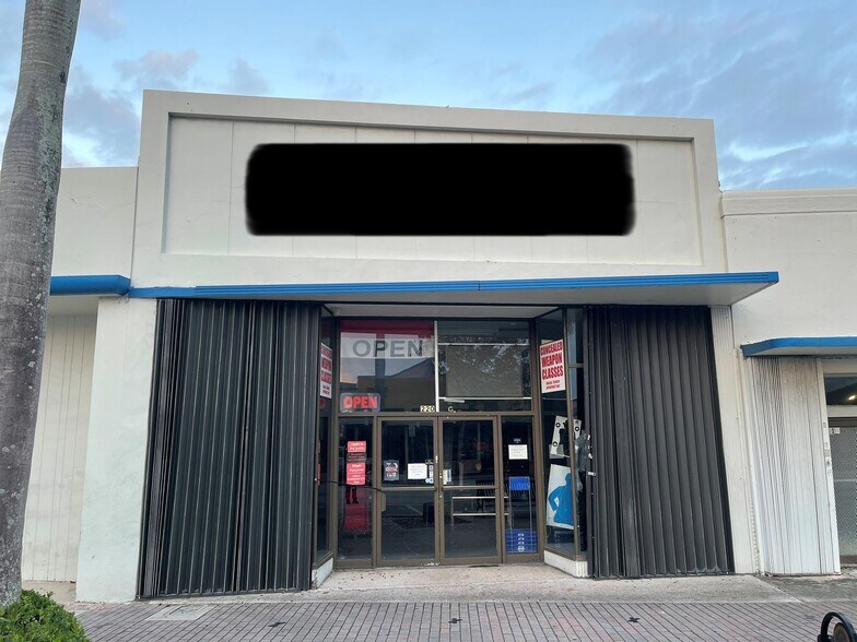 Krome Marketplace portefeuille de 5 biens à vendre sur LoopNet.fr - Photo de l’immeuble – Image 2 sur 5