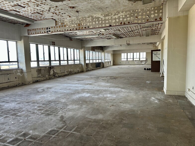 400 Delancy St, Newark, NJ à louer - Photo intérieure – Image 3 sur 16