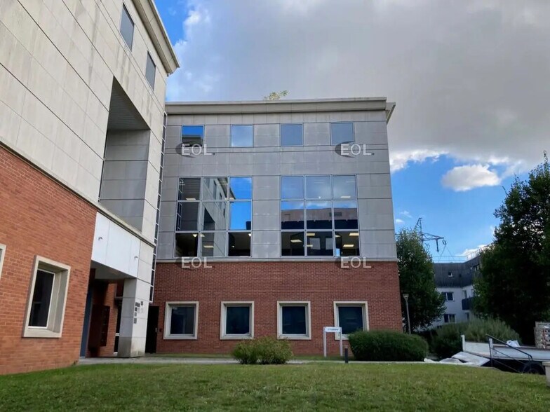 Bureau dans Chevilly-Larue à louer - Photo de l’immeuble – Image 2 sur 4