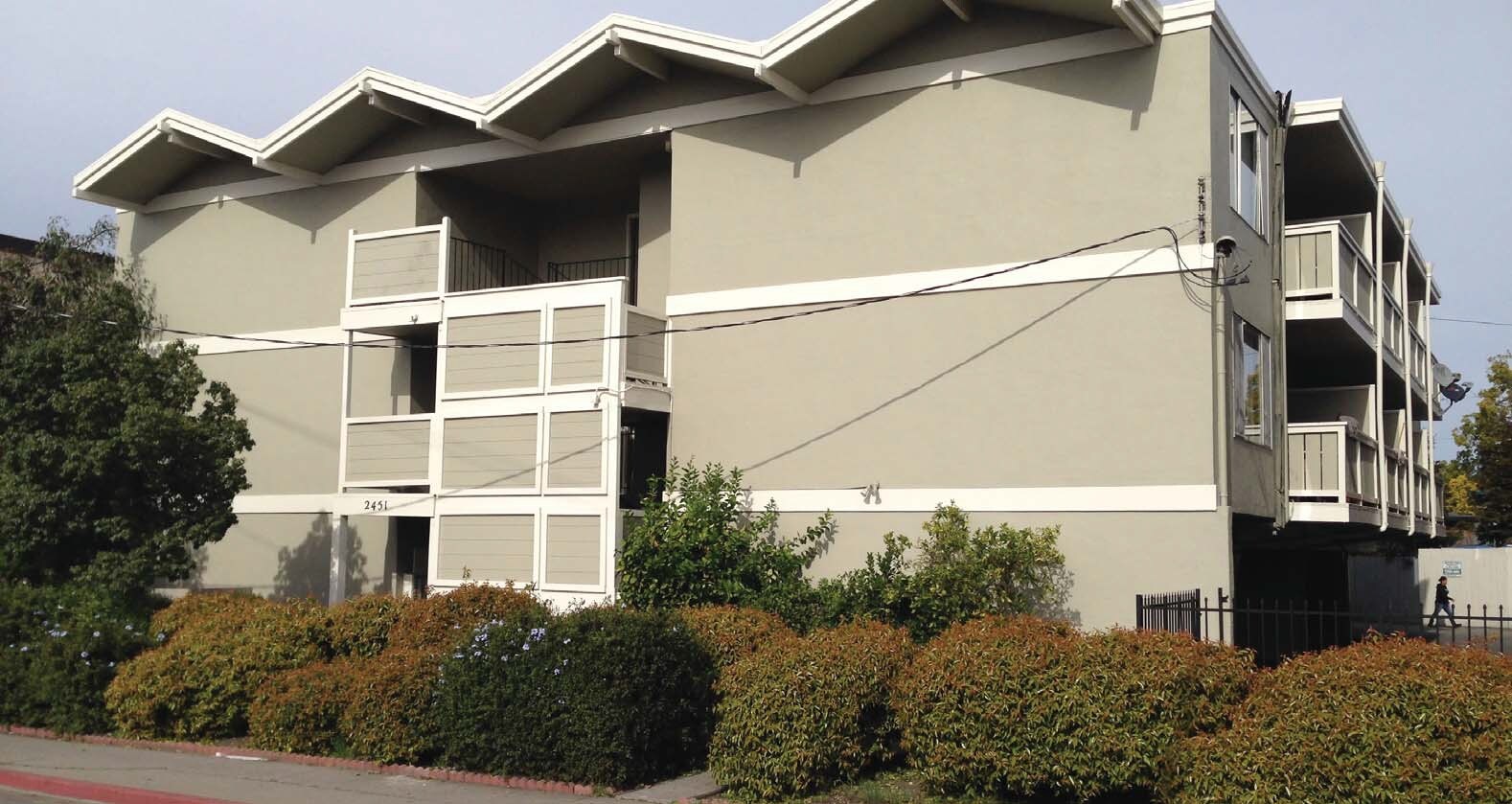 2451 Middlefield Rd, Redwood City, CA à vendre Photo de l’immeuble– Image 1 sur 10