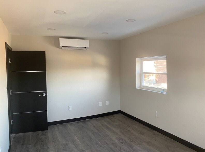 9325 Ditmas Ave, Brooklyn, NY à louer - Photo intérieure – Image 2 sur 10