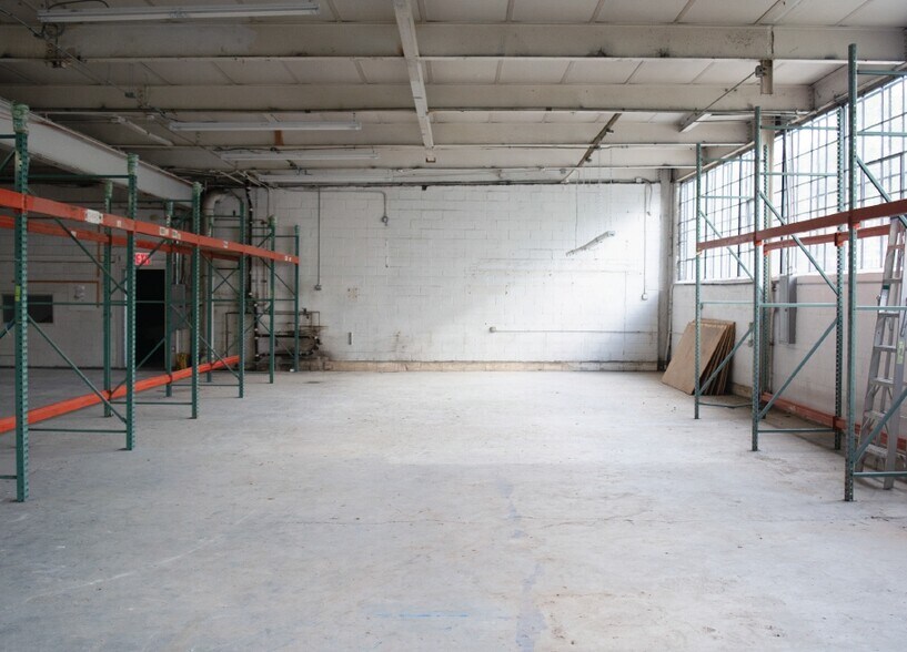 2813 14th St, Long Island City, NY à louer - Photo de l’immeuble – Image 2 sur 15
