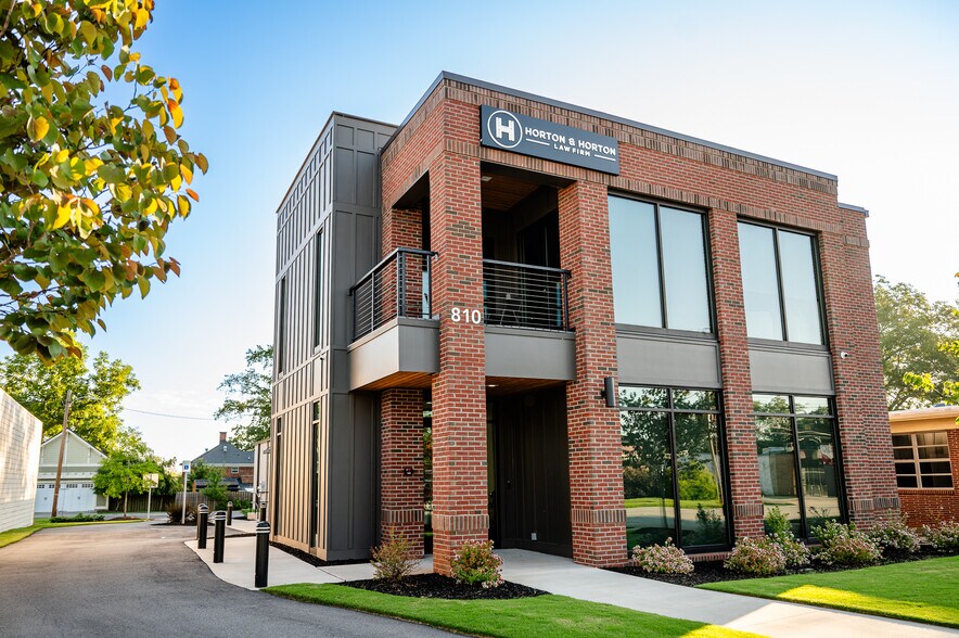 810 Pendleton St, Greenville, SC à louer - Photo de l’immeuble – Image 2 sur 24