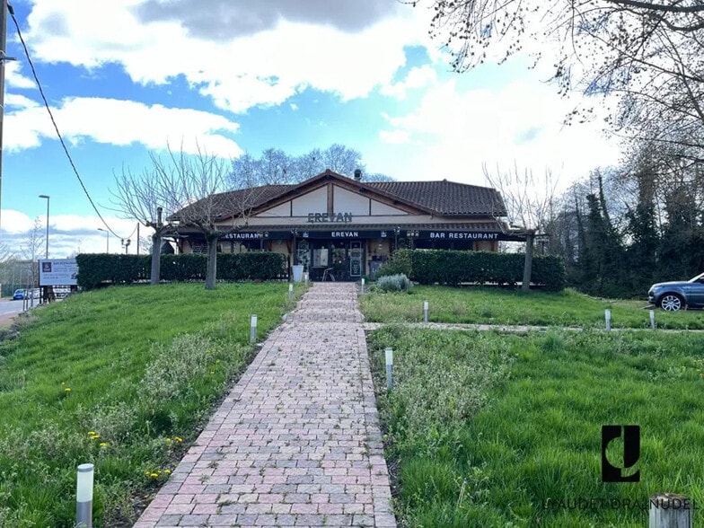 Local commercial dans Roanne à vendre - Photo de l’immeuble – Image 1 sur 15