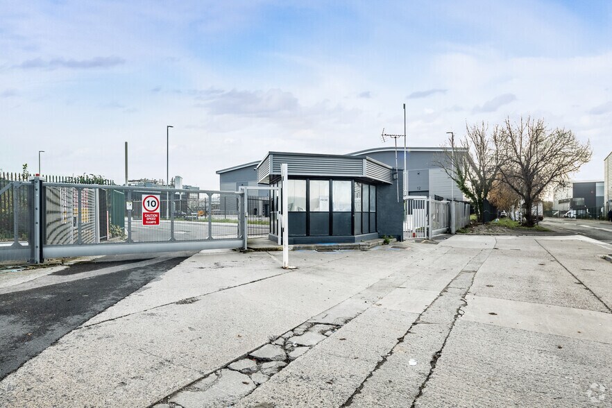 Acornfield Rd, Liverpool à louer - Photo de l’immeuble – Image 3 sur 20