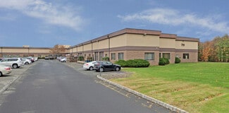 Plus de détails pour 711 Executive Blvd, Valley Cottage, NY - Industriel/Logistique à louer