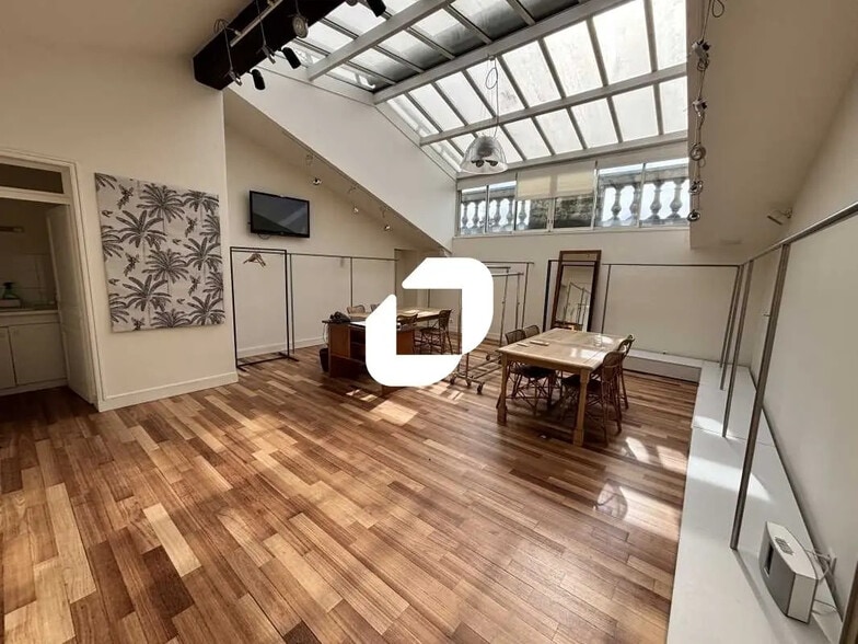 Bureau dans Bordeaux à louer - Photo de l’immeuble – Image 3 sur 10