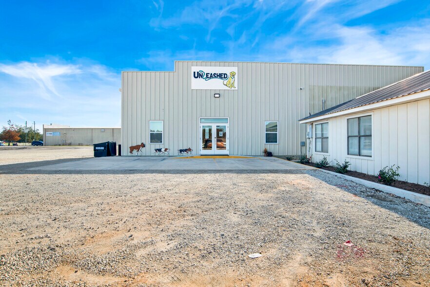 9930 Milton Jones Rd, Daphne, AL à louer - Photo de l’immeuble – Image 1 sur 28