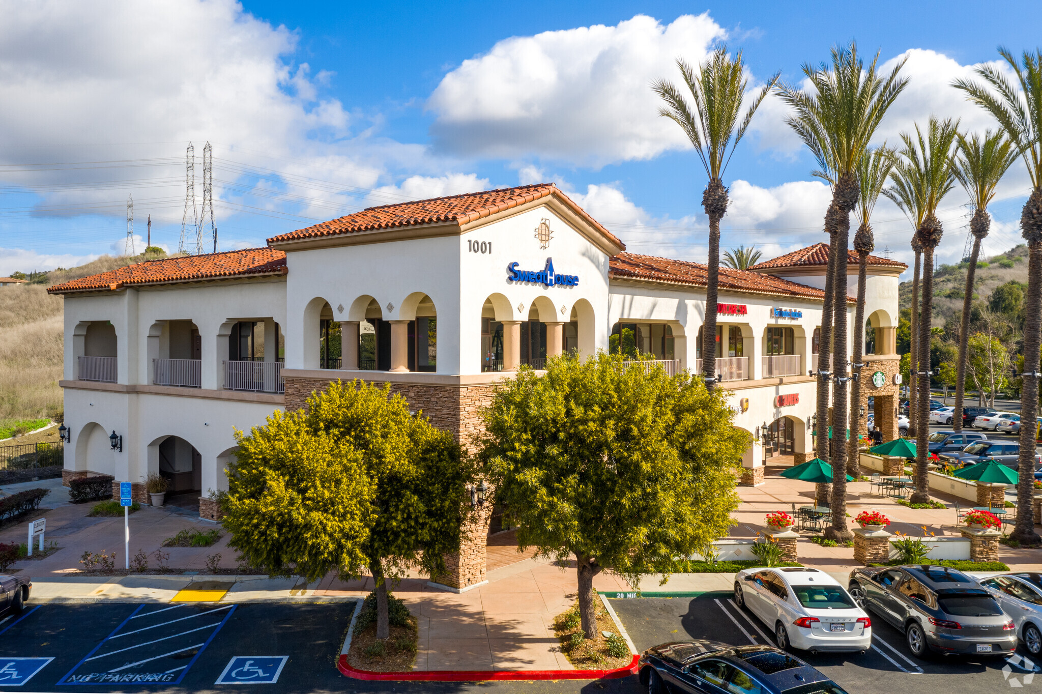 1001 Avenida Pico, San Clemente, CA à louer Photo de l’immeuble– Image 1 sur 32