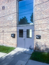 1020 Cedar Ave, St Charles, IL à louer Photo de l’immeuble– Image 1 sur 11