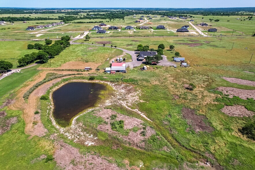 2403 Greathouse Rd, Waxahachie, TX à vendre - Photo principale – Image 1 sur 34