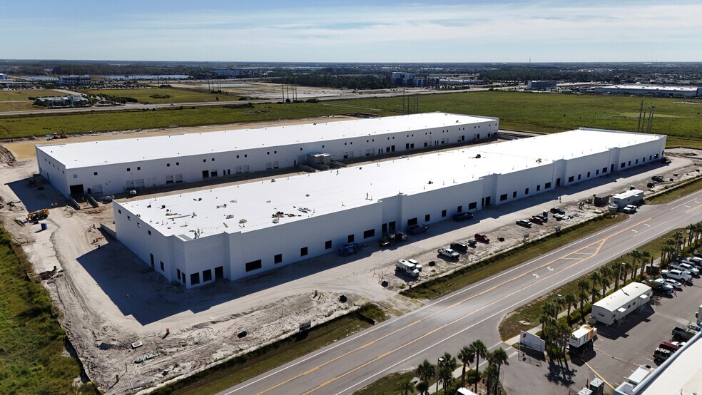 16815 Oriole Rd, Fort Myers, FL à louer - Photo de la construction – Image 2 sur 6