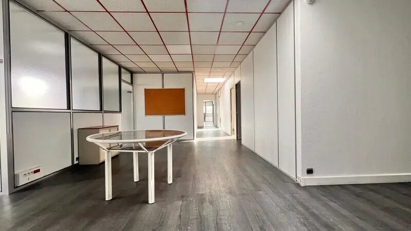 Local d’activités dans Le Blanc-Mesnil à louer Photo intérieure– Image 1 sur 5