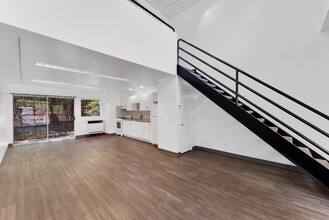 303 Potrero St, Santa Cruz, CA à louer Photo intérieure– Image 2 sur 19