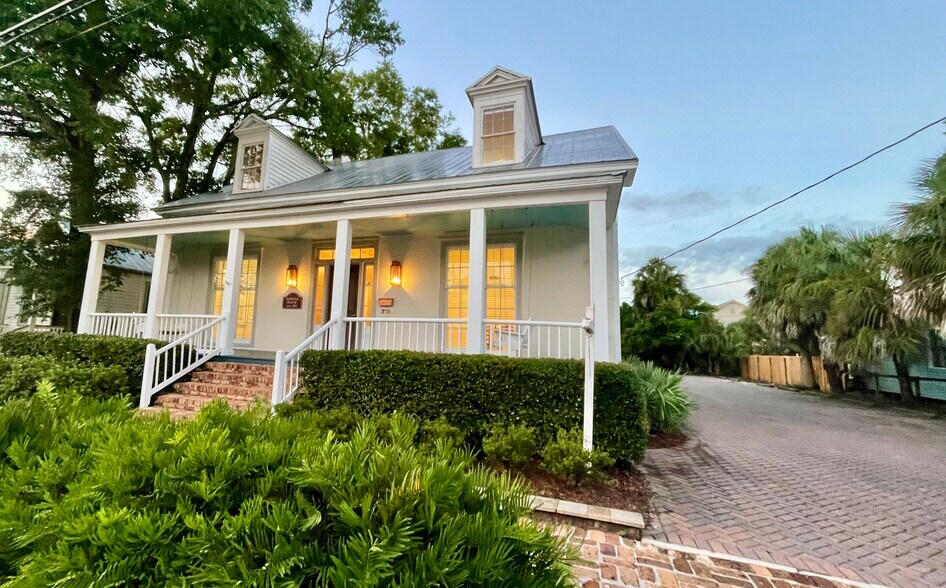 245 Intendencia St, Pensacola, FL à louer - Photo principale – Image 1 sur 36
