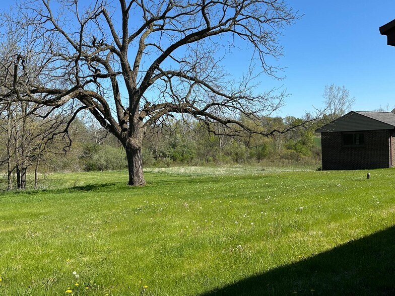 1668 W Hibbard Rd, Owosso, MI à vendre - Photo de l’immeuble – Image 3 sur 35