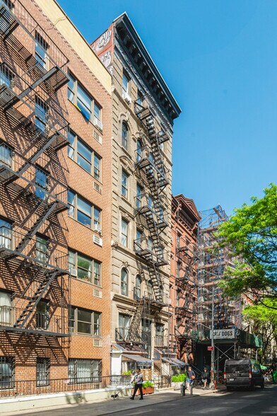109 Saint Marks Pl, New York, NY à vendre - Photo de l’immeuble – Image 3 sur 12